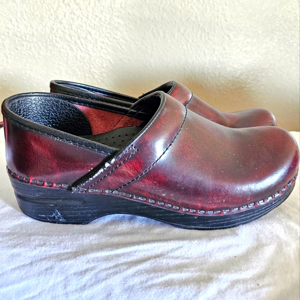 Dansko professional leather clogs